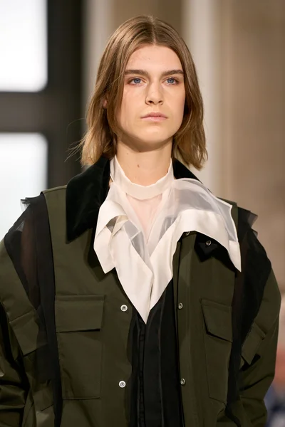 Look 63